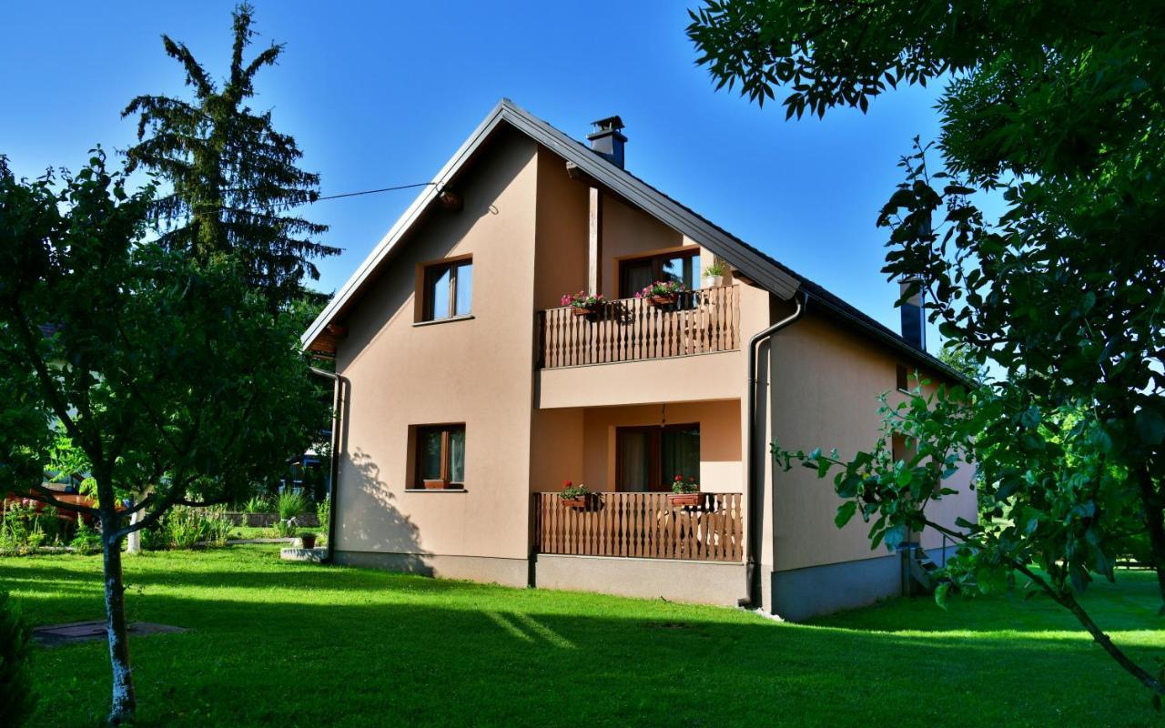 Apartman Jelena Rakovica Exteriér fotografie