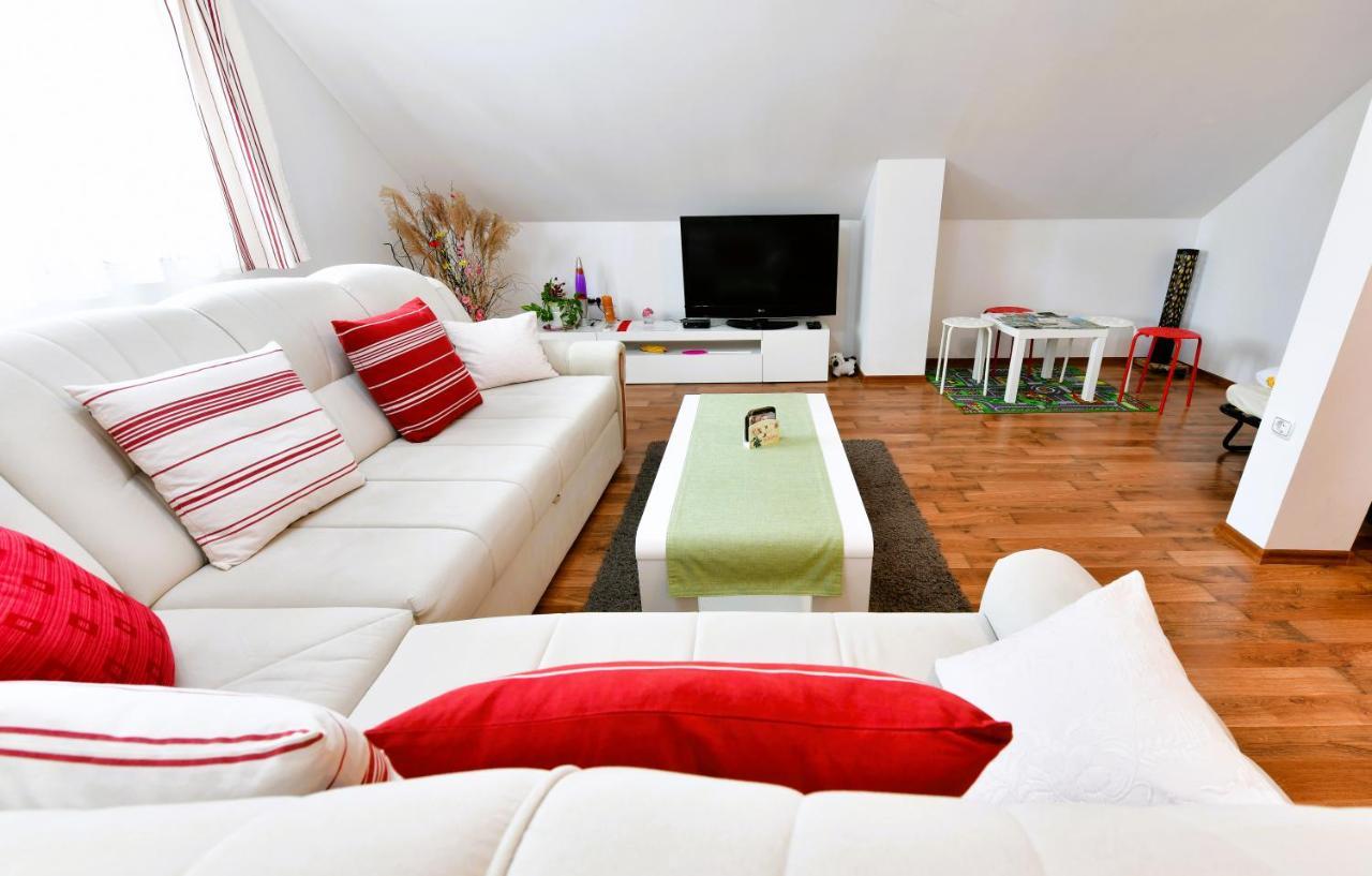 Apartman Jelena Rakovica Exteriér fotografie